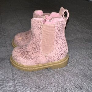 Wonder Nation shoes. Size 4 (baby/toddler). Pink. New with tags.